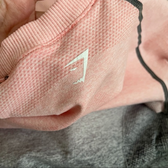 COPY - GYMSHARK Ombre Seamless Long Sleeved Crop … - Picture 4 of 8